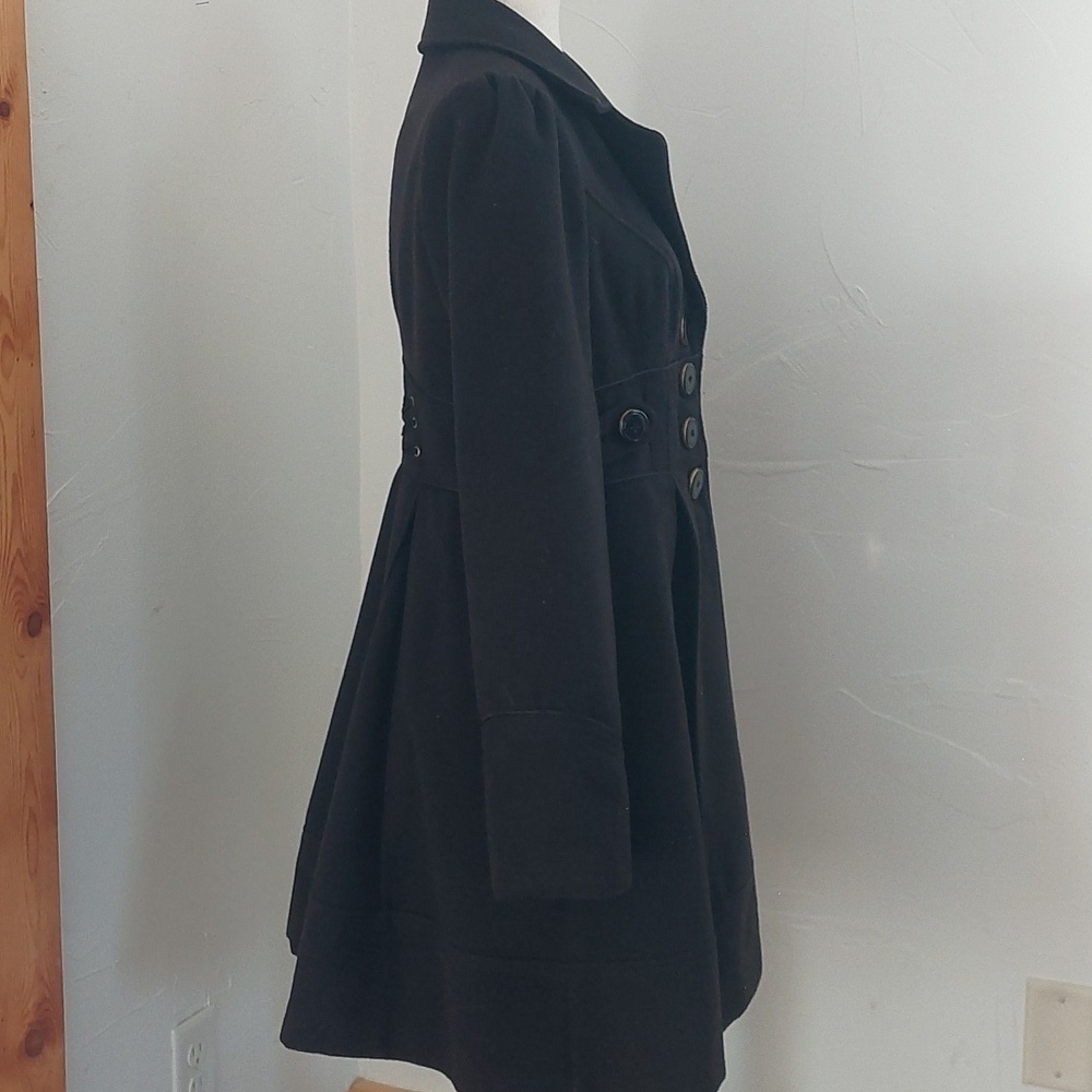 XOXO Gothic Coat - Picture 5 of 7